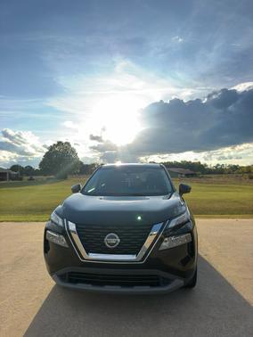 Black 2021 Nissan Rogue SV