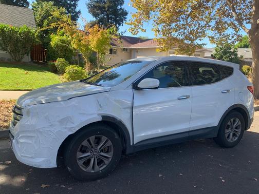 White 2014 Hyundai Santa Fe Sport 2.4L