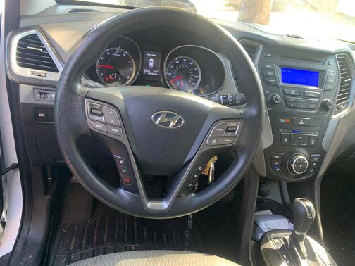 White 2014 Hyundai Santa Fe Sport 2.4L