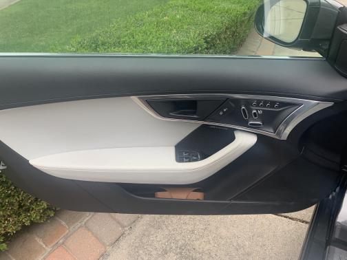 2019 Jaguar F-TYPE P300