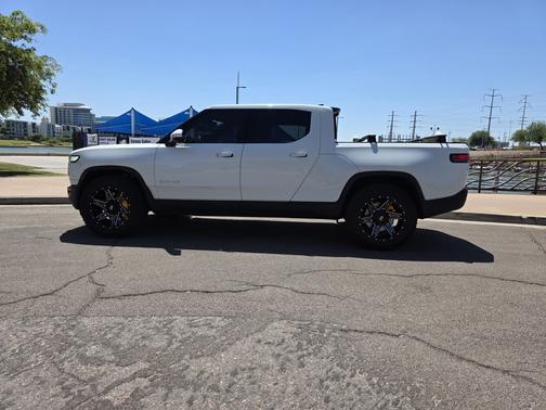 2022 Rivian R1T Adventure Package