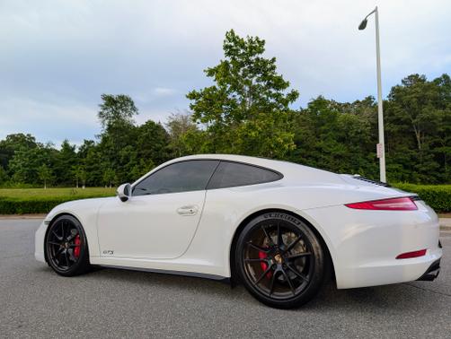 2015 Porsche 911 Carrera GTS