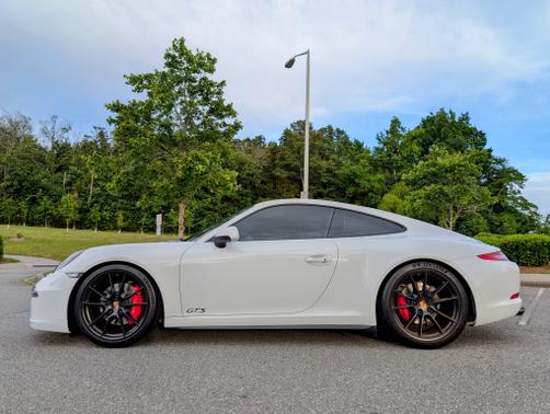 2015 Porsche 911 Carrera GTS