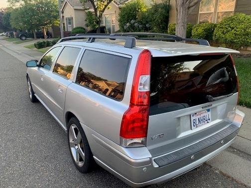 2005 Volvo V70 R