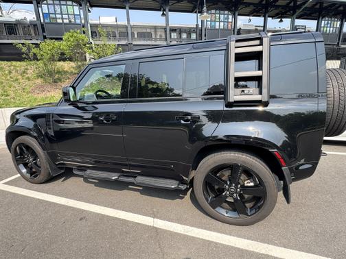 2023 Land Rover Defender X-Dynamic SE