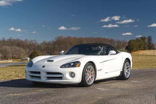 2004 Dodge Viper SRT-10