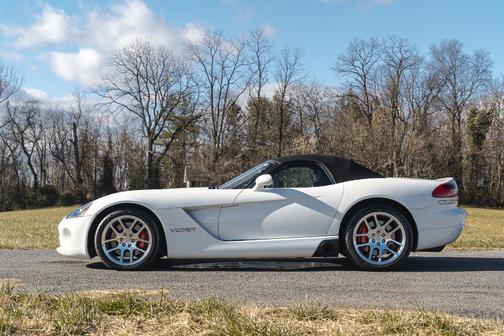 2004 Dodge Viper SRT-10