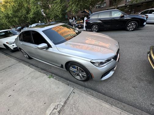 2017 BMW 750 i xDrive