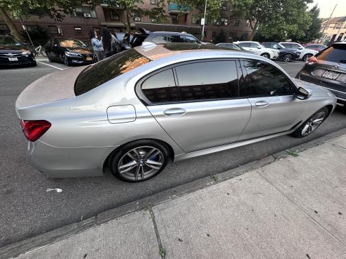 2017 BMW 750 i xDrive