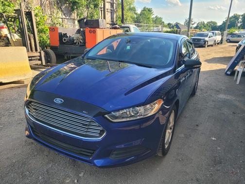 Blue 2016 Ford Fusion SE