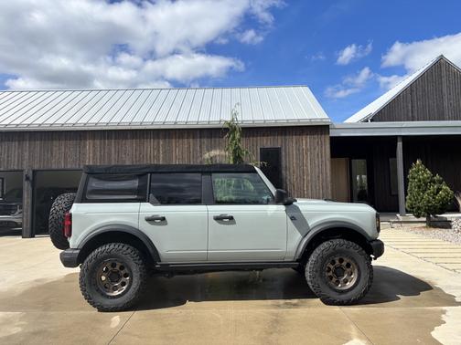 2022 Ford Bronco Black Diamond