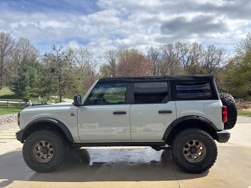 2022 Ford Bronco Black Diamond