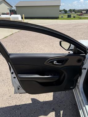 2015 Chrysler 200 C