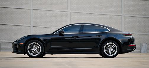2025 Porsche Panamera 4