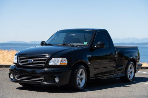 2003 Ford F-150 SVT Lightning Flareside