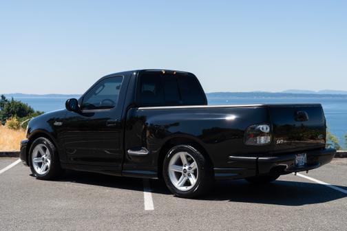 2003 Ford F-150 SVT Lightning Flareside