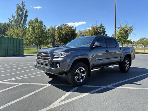 2017 Toyota Tacoma TRD Sport