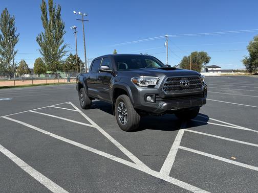 2017 Toyota Tacoma TRD Sport
