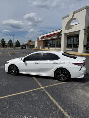 White 2020 Toyota Camry SE