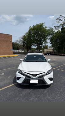 White 2020 Toyota Camry SE