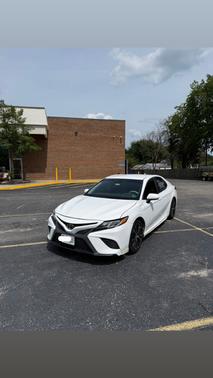 White 2020 Toyota Camry SE