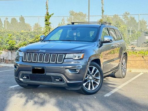Gray 2017 Jeep Grand Cherokee Overland