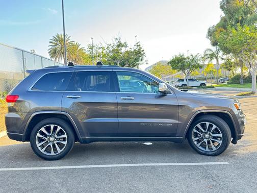 Gray 2017 Jeep Grand Cherokee Overland
