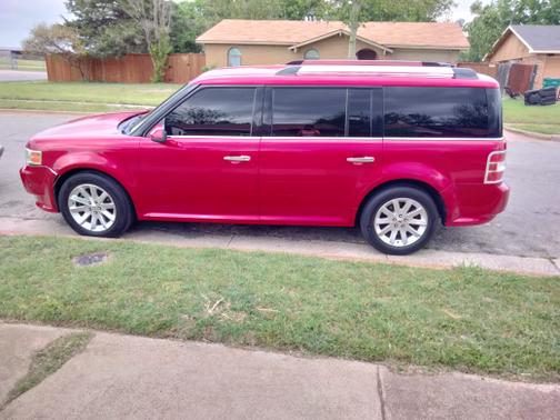 Photo 1 of 17 of 2010 Ford Flex SEL