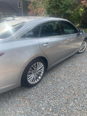 Silver 2019 Toyota Avalon Hybrid Limited