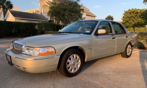 Gold 2004 Mercury Grand Marquis LS