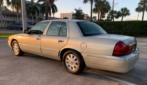 Gold 2004 Mercury Grand Marquis LS