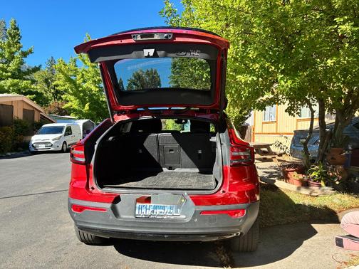 Red 2022 Volvo C40 Recharge Pure Electric P8 Ultimate