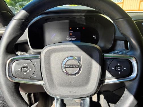 Red 2022 Volvo C40 Recharge Pure Electric P8 Ultimate