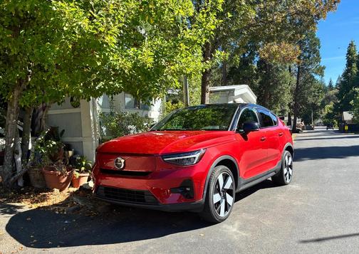 Red 2022 Volvo C40 Recharge Pure Electric P8 Ultimate