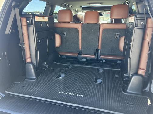 2021 Toyota Land Cruiser Base