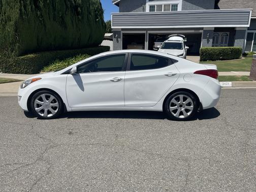 White 2013 Hyundai ELANTRA Limited