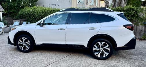 White 2022 Subaru Outback Touring XT