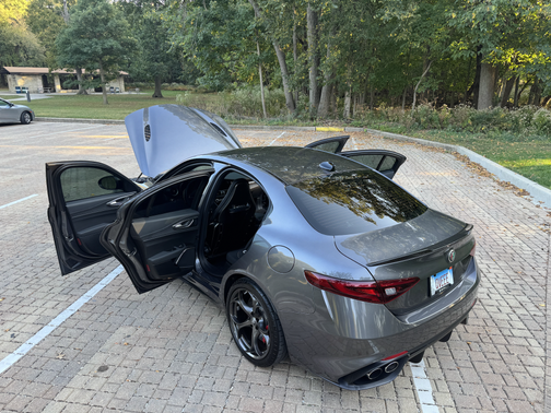 2023 Alfa Romeo Giulia Quadrifoglio