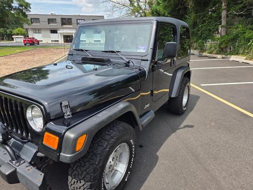 Black 2000 Jeep Wrangler Sport