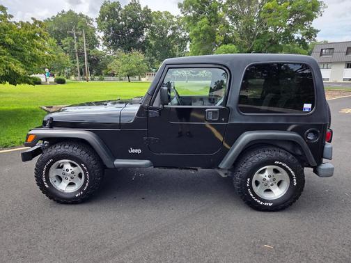 Black 2000 Jeep Wrangler Sport