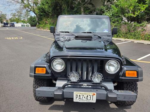 Black 2000 Jeep Wrangler Sport
