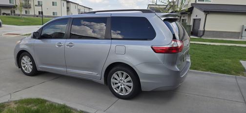 2017 Toyota Sienna XLE Premium