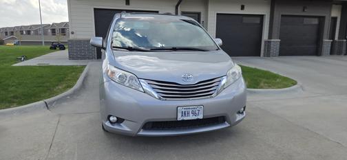 2017 Toyota Sienna XLE Premium