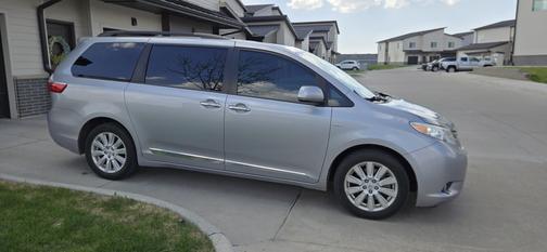 2017 Toyota Sienna XLE Premium