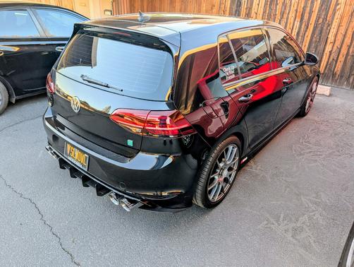 2016 Volkswagen Golf R 4-Door