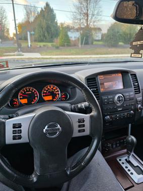 2010 Nissan Pathfinder LE