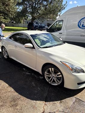 White 2010 INFINITI G37 Base