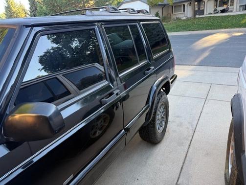 1999 Jeep Cherokee SE 4WD