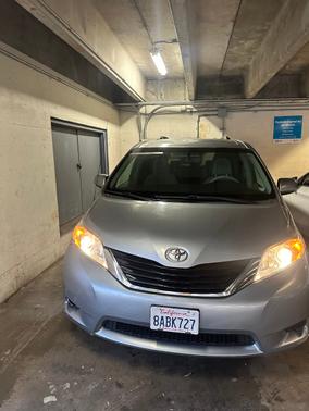 2011 Toyota Sienna LE