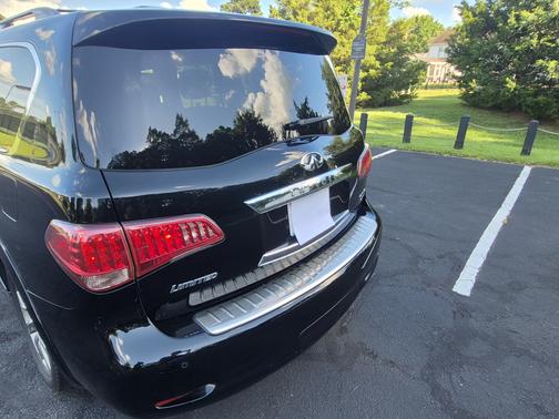 2012 INFINITI QX56 Base